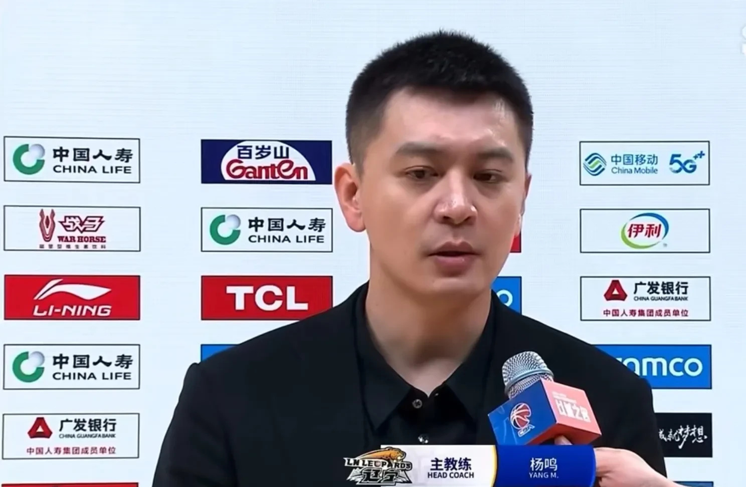 弗格32分辽宁终结上海16连胜江苏不敌新疆的简单介绍