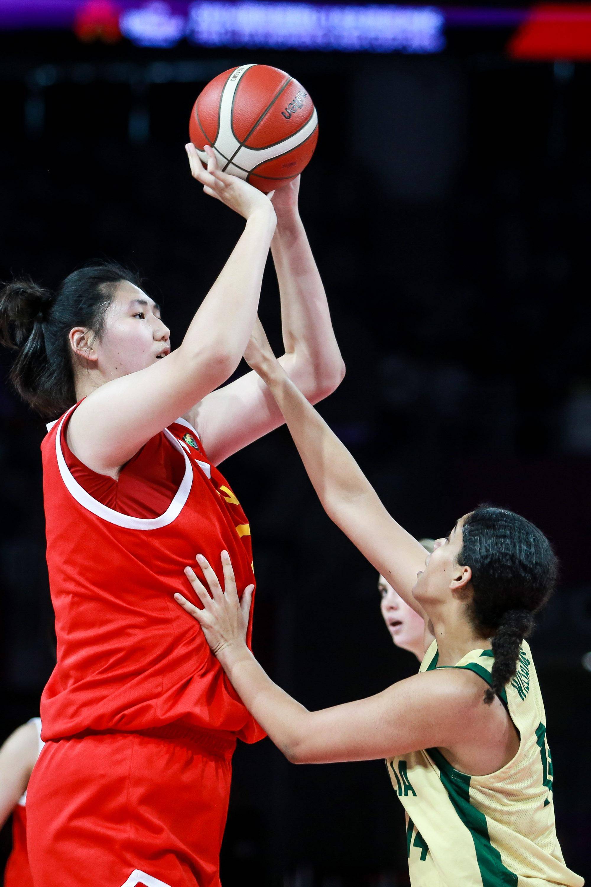 关于黄思静21年女篮亚洲杯个人集锦，对阵日本砍18分7篮板的信息